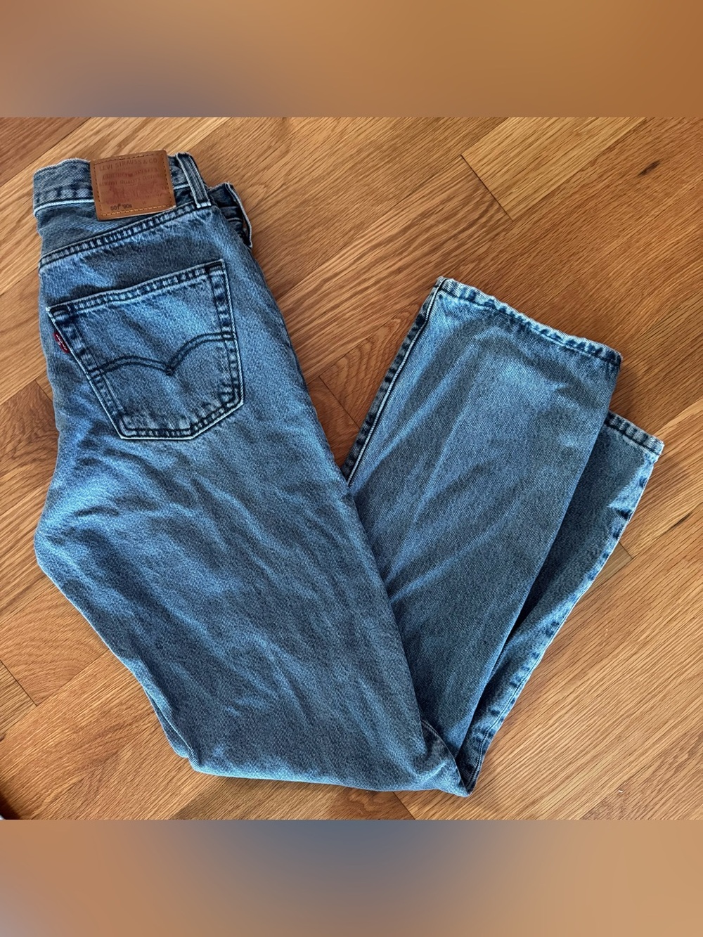 Levi’s Women’s 501 ’90s Jeans W27 L32 Medium Wash Button Fly Straight Leg (S1)